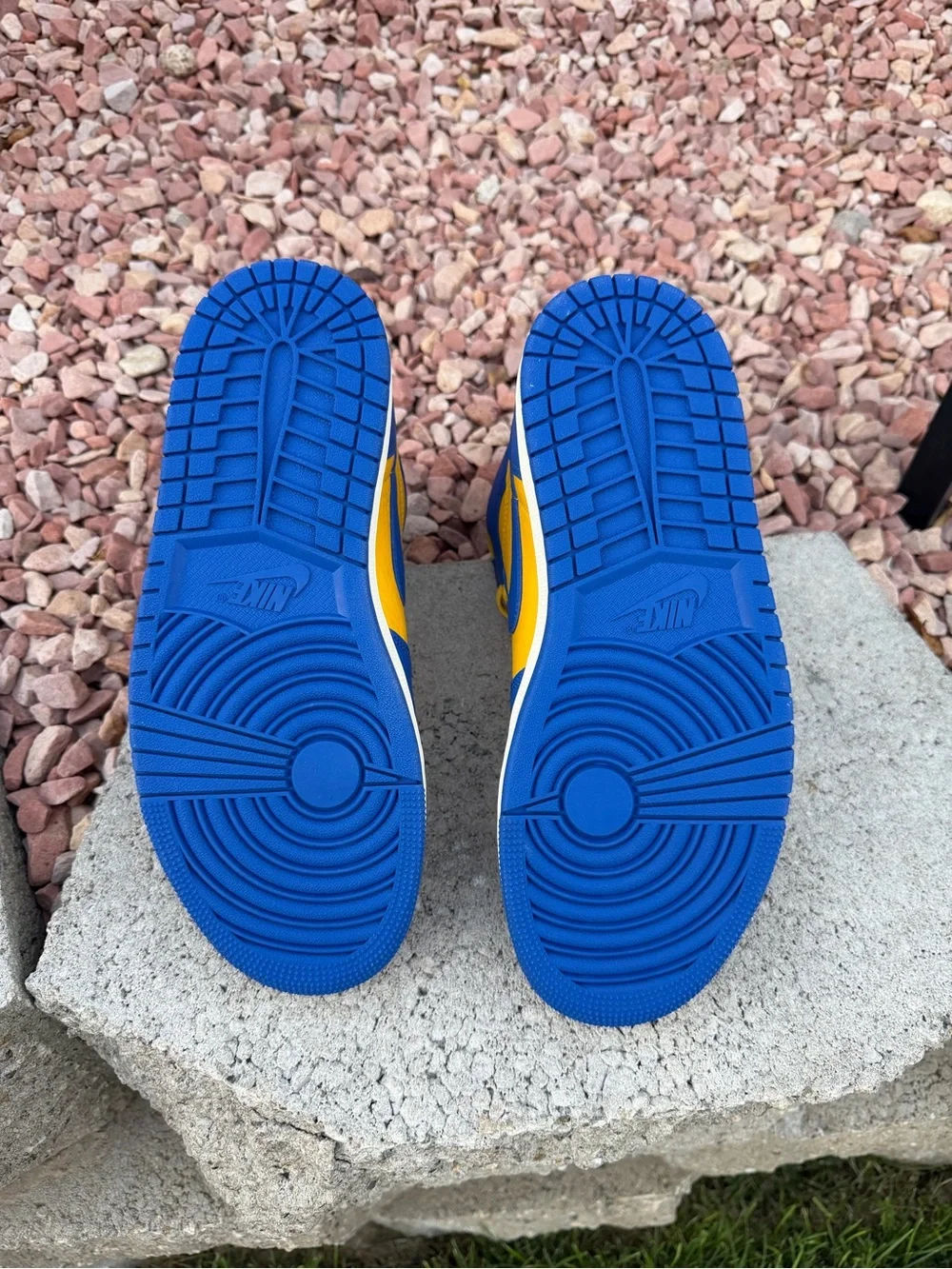 Nike Air Jordan 1 Retro Hi OG  Blue & Yellow WMNS Size 9